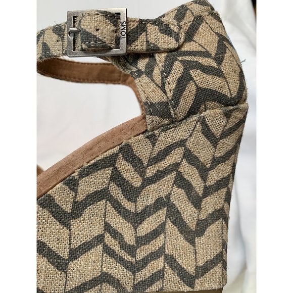 TOMS Ankle Strap Wedge Sandals - Printed - Picture 10 of 11